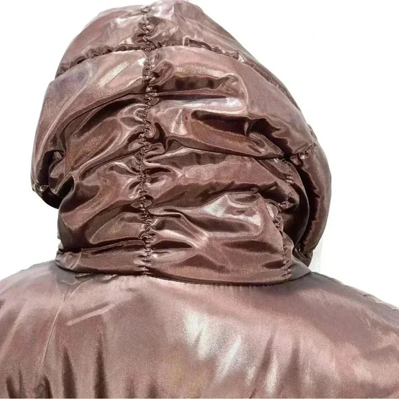 H&M brown, knee length, puffer coat, vintage feel with attached belt and pockets - Picture 7 of 12